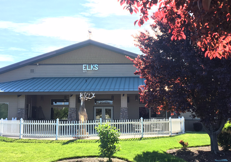 Photograph of the Elks Lodge in Bend, Oregon